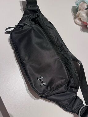 Crossbody Bag/Fanny Pack-Under Armour